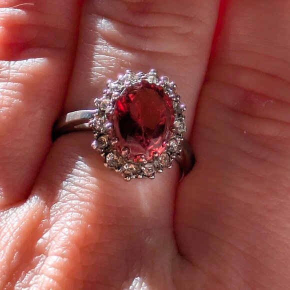 1900 Custom Princess cut glass red stone ring. - Picture 4 of 10